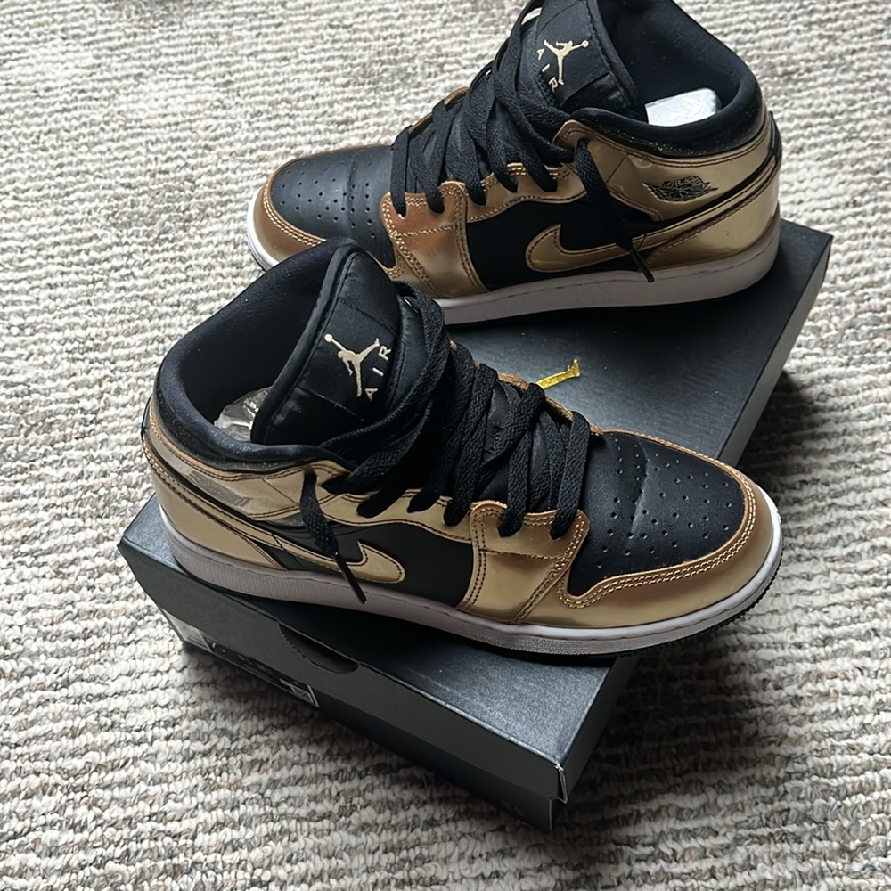 Nike - Picture 3 of 7